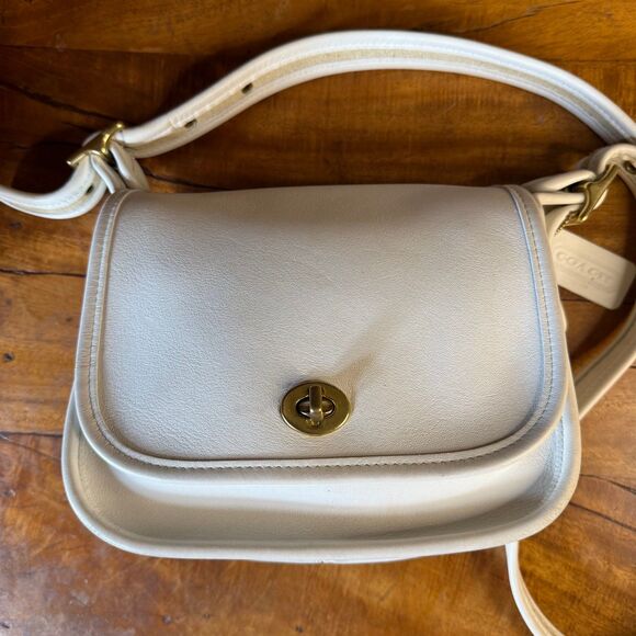 Vintage 1997 Coach Small Legacy Flap Bone Leather Crossbody - Picture 9 of 11